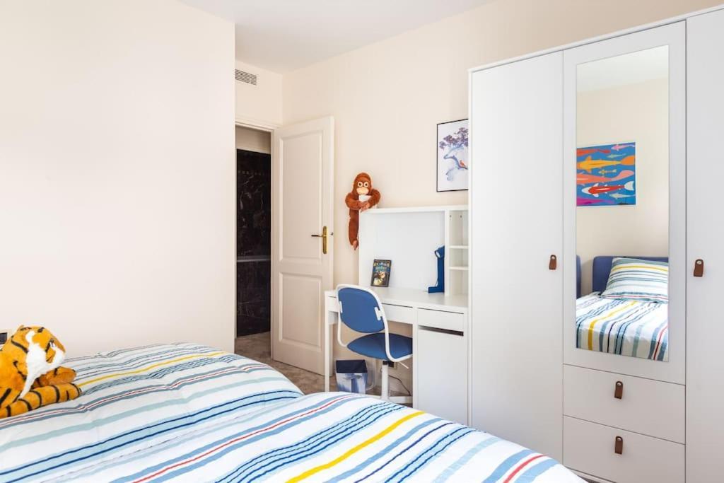 8 Elegant Familial Paris